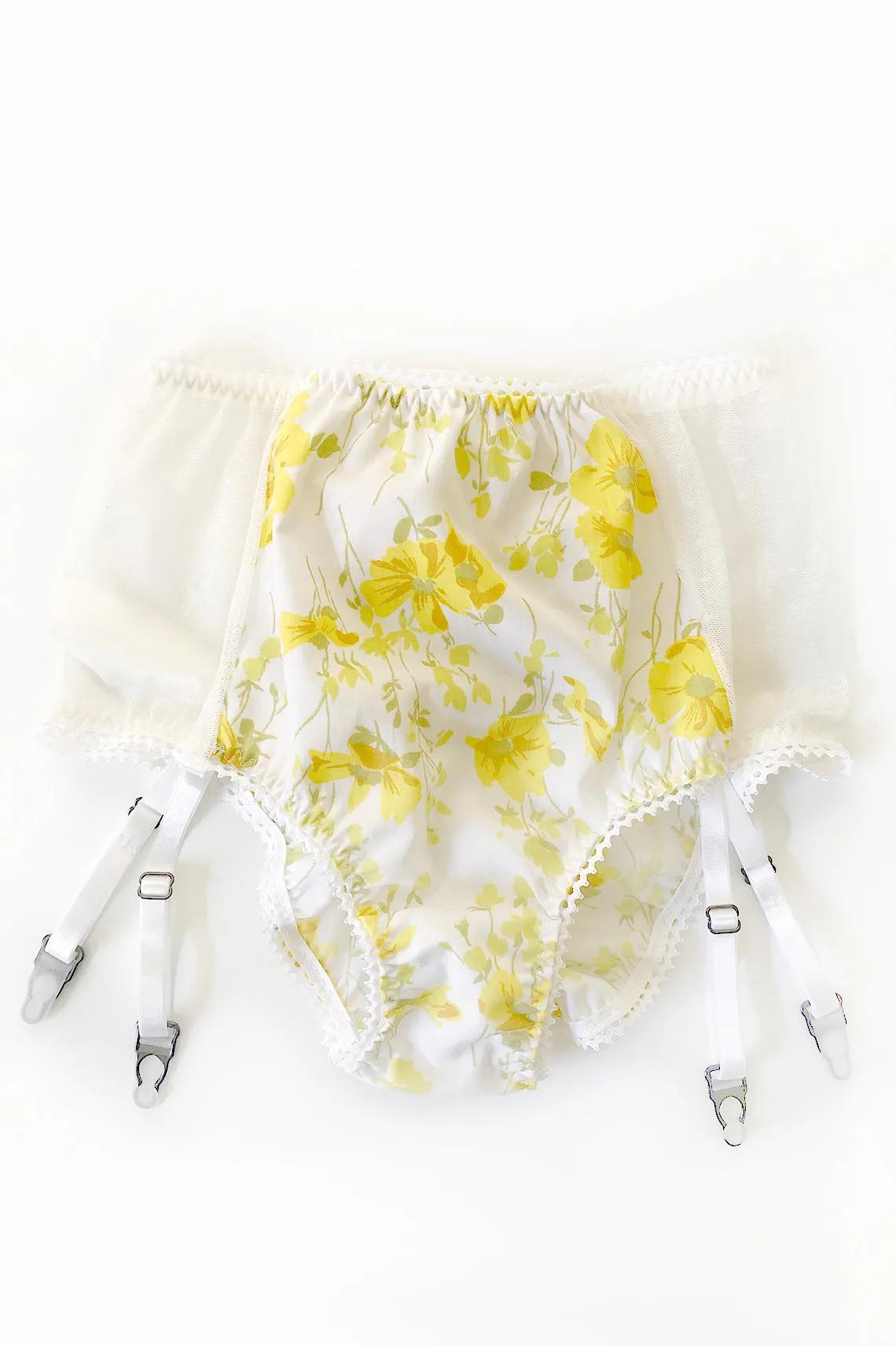 Cardamine Garter Short in Yellow Daisy and White