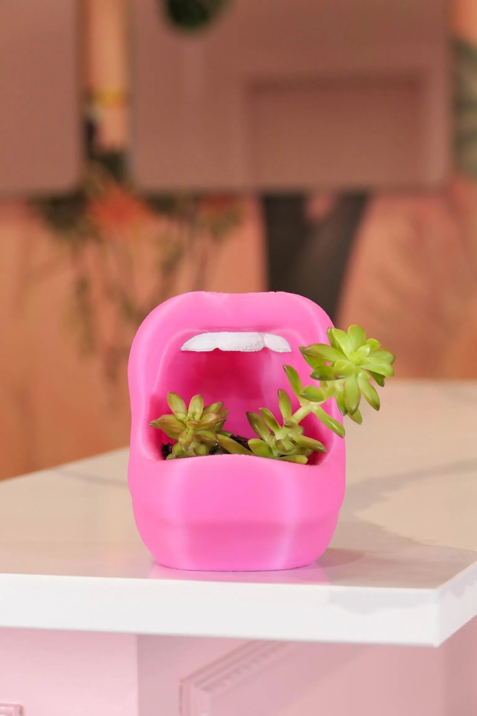 Peachy Pilea - 4 inch Vintage Lips Planter - Sakura Pink