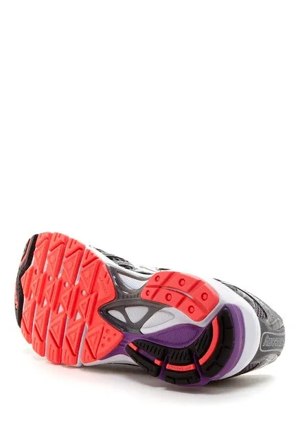 SAUCONY Women's •ProGrid Ride 6• Running Shoe