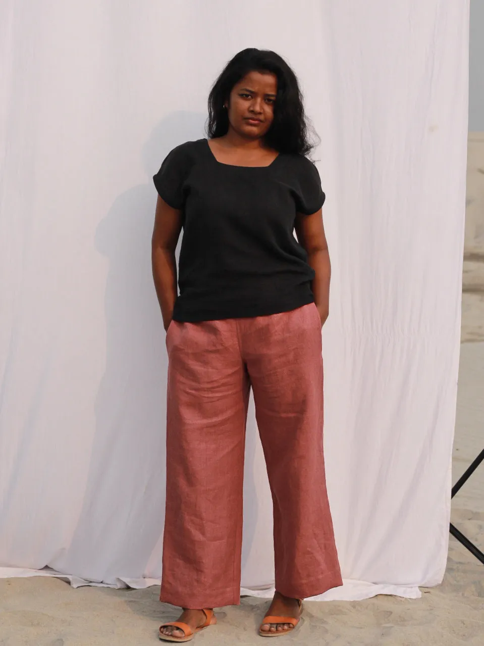 The Cropped Linen Trousers