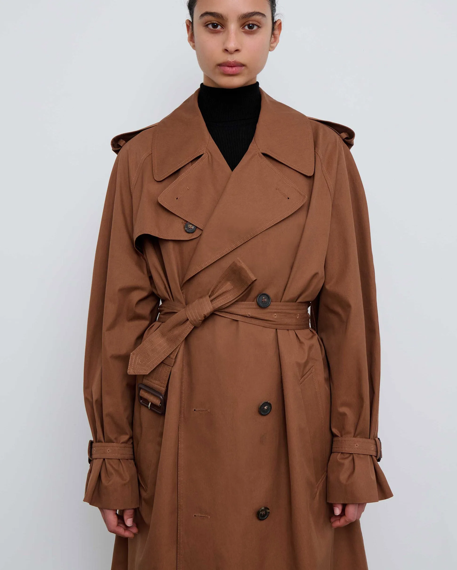 TRENCH COAT / BROWN